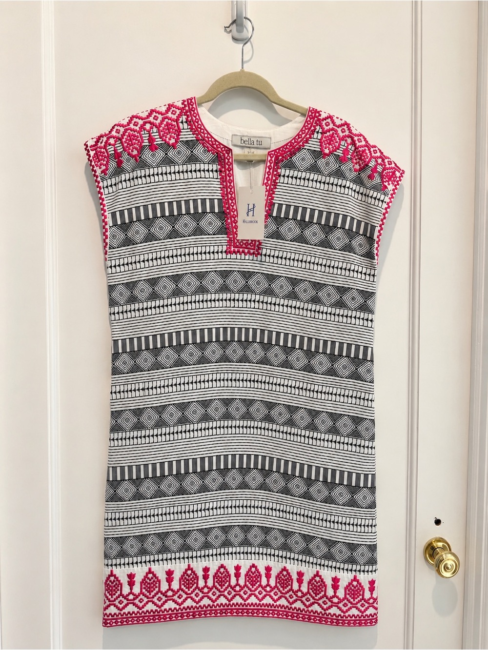 NWT Bella Tu Black & White Geometric Tunic Dress with Pink Embroidery